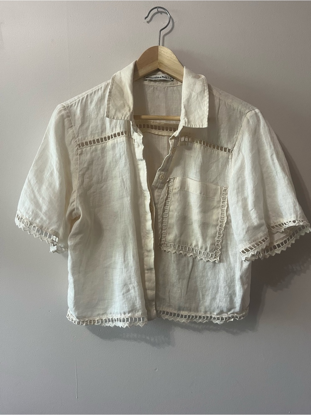 Light Cream Linen-Blend Crochet Trim Button-Up Top - Picture 5 of 6